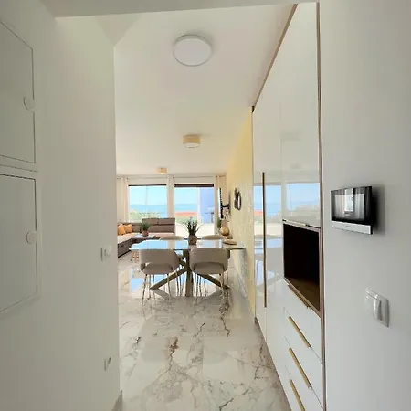 Lux S&b Makarska