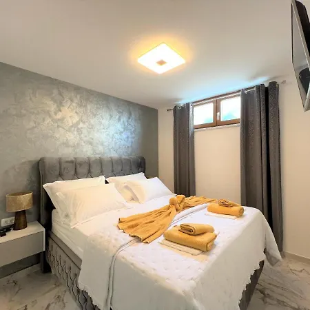 Lux S&b Makarska
