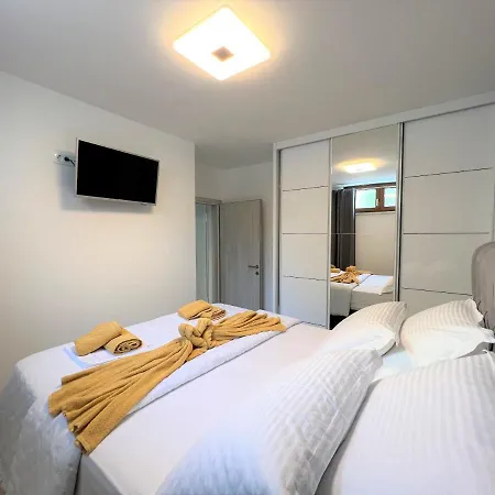 Lux S&b Lägenhet Makarska